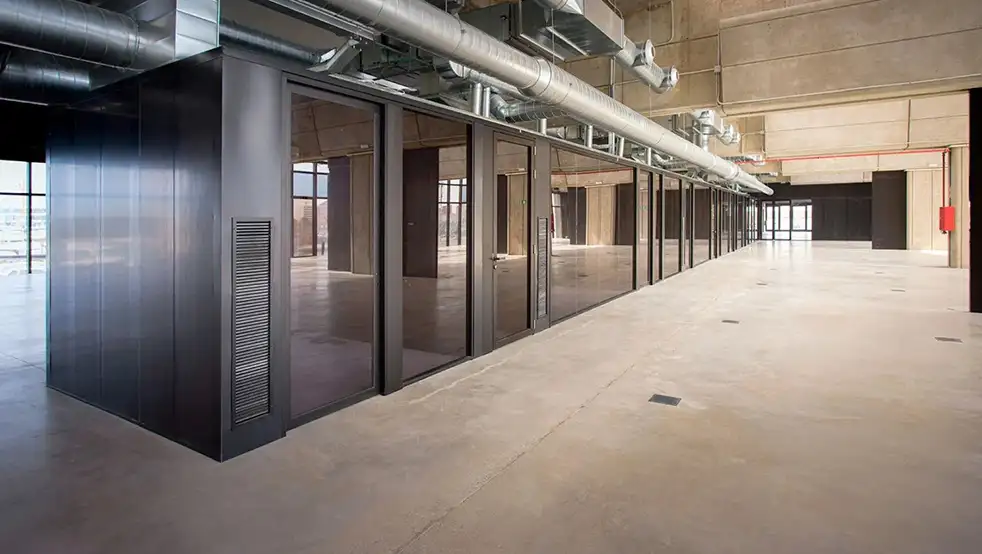 Oficina con mampara Line